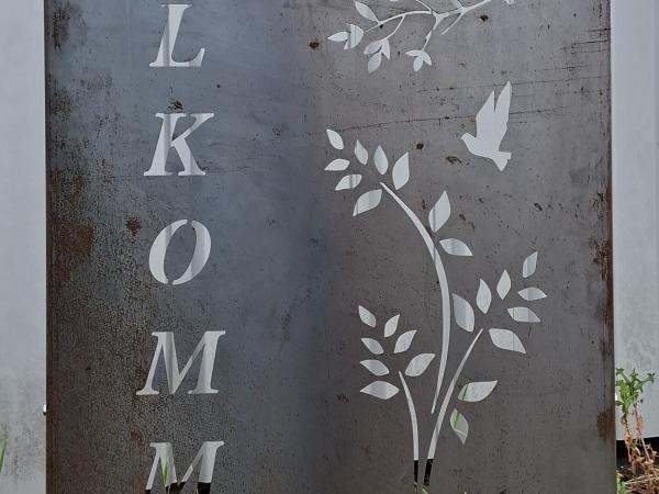 Schild mit „Willkommen“ und Muster Abmessungen 550 x 50 x 1140 mm (B × T × H)